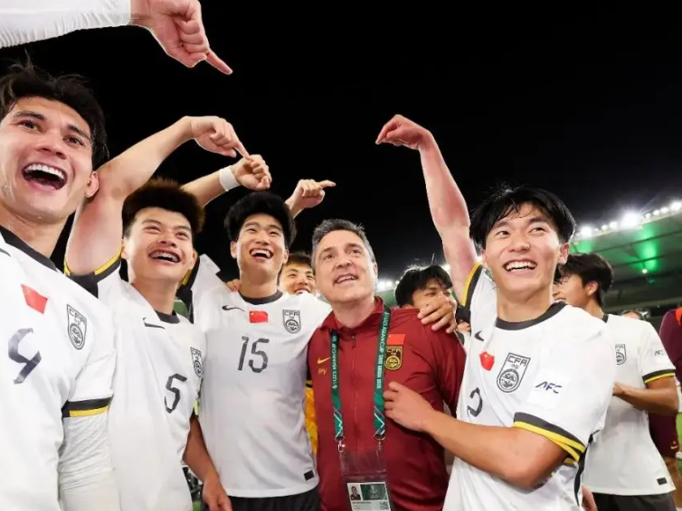 必一运动-44岁前国脚：我看U23国足踢球心里发慌，安东尼奥防守不如沈祥福